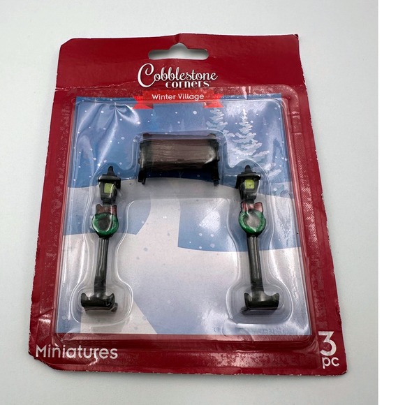 Cobblestone Corners Other - Cobblestone Corners Village Mini 3pc Set Lamp Posts &‎ Bench Christmas Decor NIP